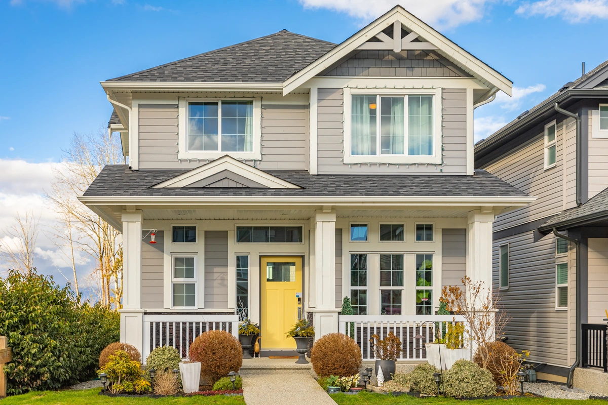 6 Beautiful House And Roof Color Combinations